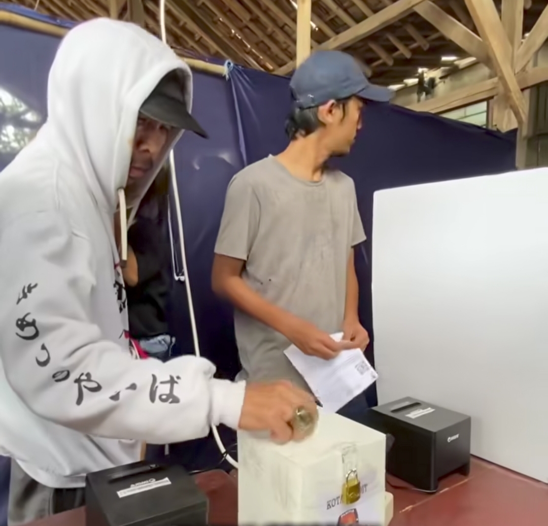 Bupati karawang dan pilkades elektronik