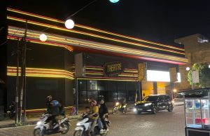 Melihat theatre night mart di karawang