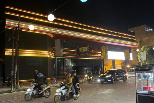 Melihat Lebih Dekat Karawang Theatre Night, Sudah Ramai Aktivitas Melihat theatre night mart di karawang