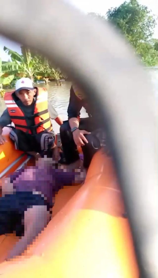 Warga disabilitas karawang banjir