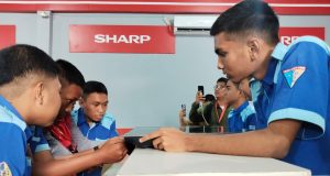 Sharp class siswa smk karawang