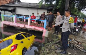 Polisi tabrak lari di karawang