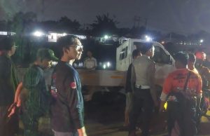 Mobil Pikap Oleng lalu Nyebur ke Irigasi di Karawang, Pengemudi Tewas Sopir mobil pikap di irigasi karawang