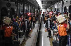 Merantau kerja ke karawang