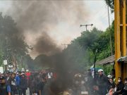 Aksi jalan rusak di karawang