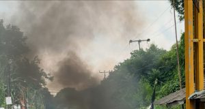 Aksi jalan rusak di karawang