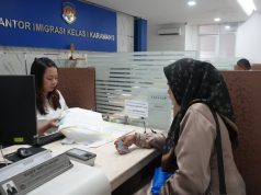 Paspor karawang diwakili orang lain