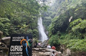 Pesona curug cigentis karawang