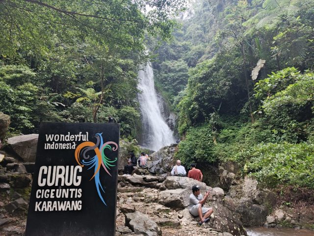 Pesona curug cigentis karawang