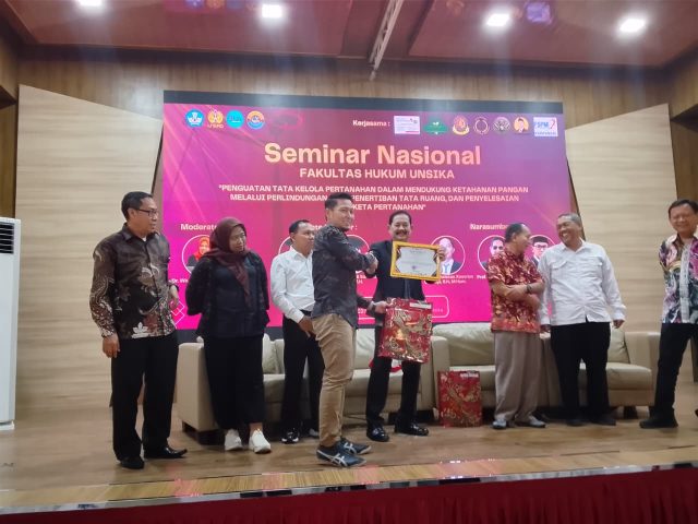 Seminar nasional Unsika