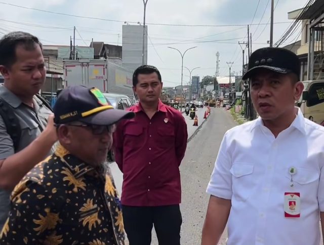 Ruas karawang bupati aep