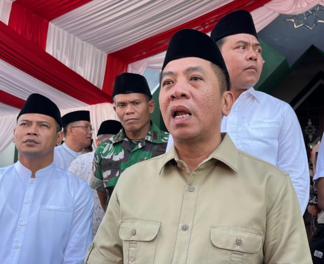 Bupati karawang layangan