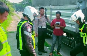 Truk solar di karawang