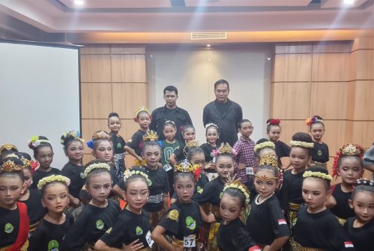 Jaipong Tunggal Mojang & Jajaka