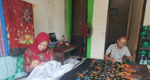 Lestarikan budaya batik karawang