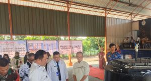 Saat Wabup Karawang Terpukau Lihat Siswa SMK PGRI Telagasari Sulap Sampah Jadi BBM Alternatif Wabup karawang dan smk telagasari