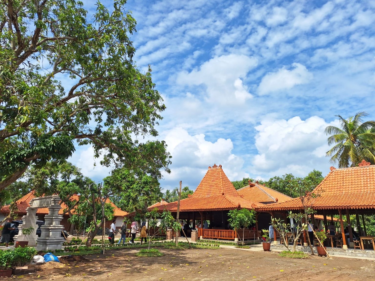 Resto lawasan caraka karawang