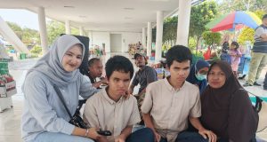 Kakak-beradik disabilitas di karawang