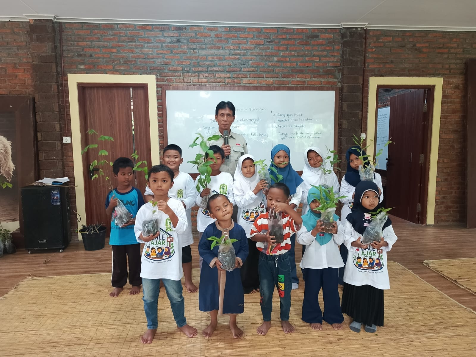 Bale ajar anak-anak karawang