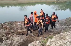 Dua Hari Hilang Terseret Arus Citarum, Remaja di Karawang Ditemukan Meninggal Dunia Remaja karawang tenggelam dua hari