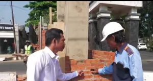 Bupati Tegur Pelaksana Pembangunan Gapura Cipaisan