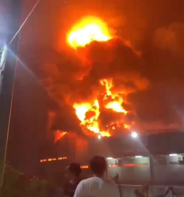 Toserba karawang kebakaran