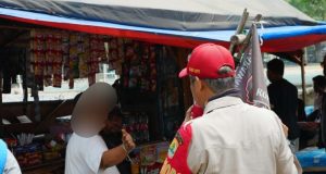 Pkl di jalan tuparev karawang