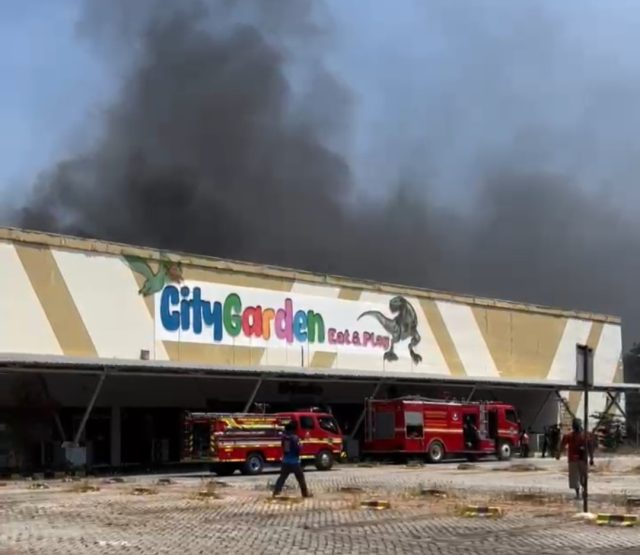 Gedung playground karawang terbakar