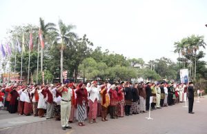 Peringati HUT ke-81 RI, UNSIKA Gelar Upacara Khidmat dan Serahkan Satyalancana Karya Satya Hut ke-81 ri di unsika