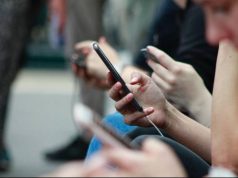 Benarkah Kelamaan Scroll Medsos Bisa Picu Gangguan Mental Remaja? Ini Penjelasan Psikiater Mental remaja medsos