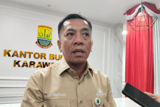 Bupati karawang sampah sembarangan