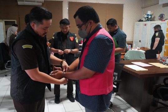 Dapat Jatah Rp1,4 M, Giliran Pejabat Bank di Karawang Jadi Tersangka Korupsi KPR Rp237 M Pejabat bank korupsi kpr karawang