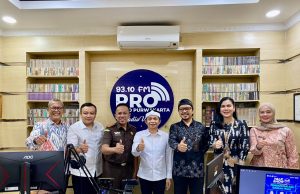 Datangi PRO FM, Bupati Janji Akan Berikan Fasilitas Kendaraan Penyiaran