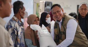 Dirut bulog di karawang