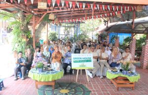 Green house kreasi batik