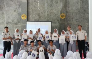 Imigrasi karawang ke sekolah