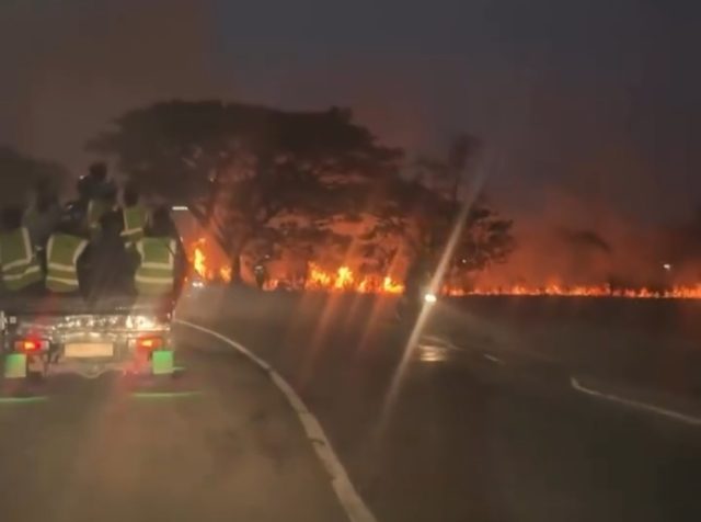 Lahan di karawang barat terbakar