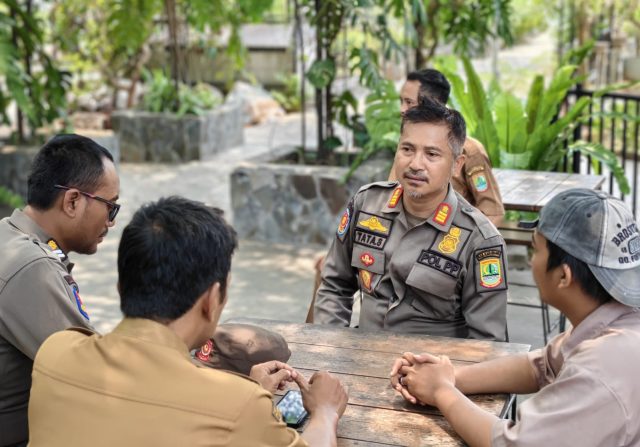 IMG-20261005-WA0038 Satpol pp di kafe karawang